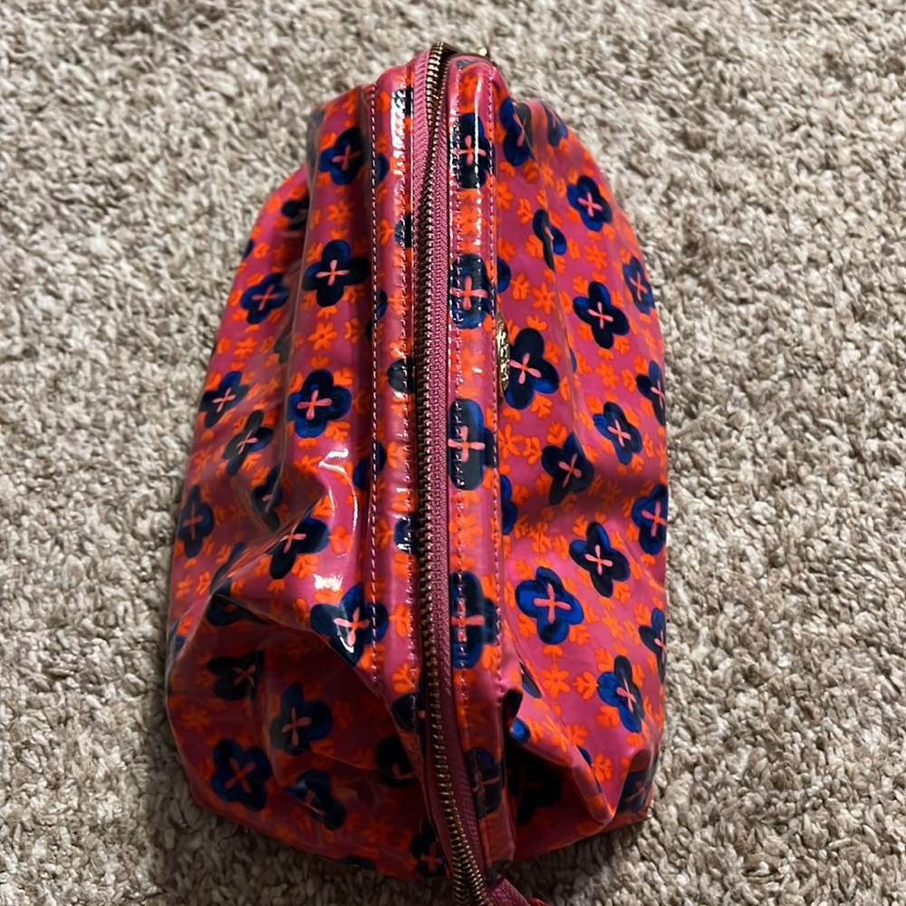 Tory Burch Makeup Bag - Picture 5 of 5